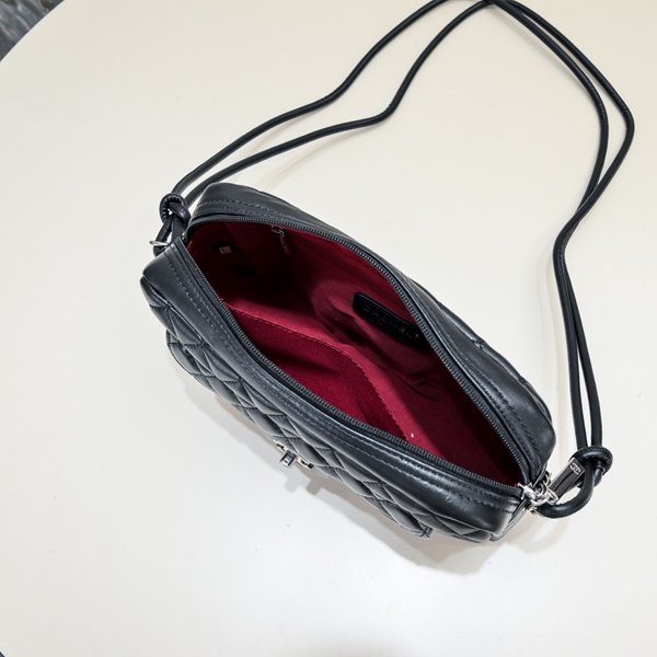 シャネルバッグ着用イメージ